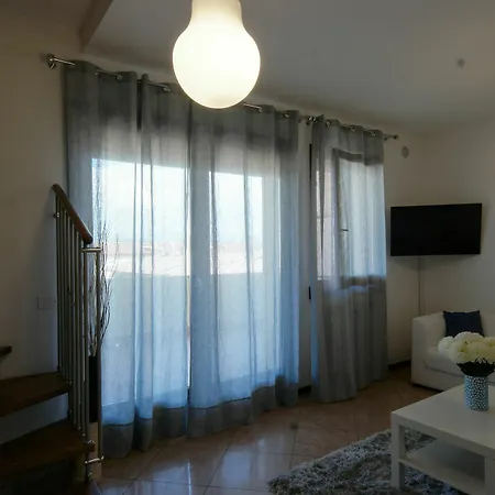 Attico Fiera Apartment *